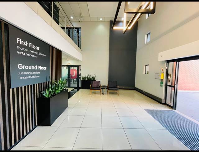 354M² OFFICE TO LET IN MIDRIDGE PARK